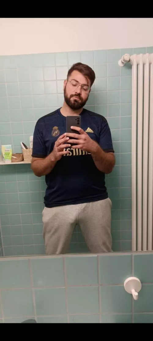 Does it catch your 👀 by Nofalriz