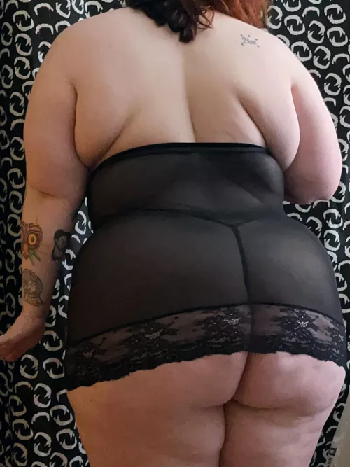 Does my butt look big in this? 🍑 Check out my FREE OnlyFans to see more pics & vids 🥀 Daily posts, dick ratings, sexting, & no PPV 🦇 Link in comments 🕸 by bigboilacroix69