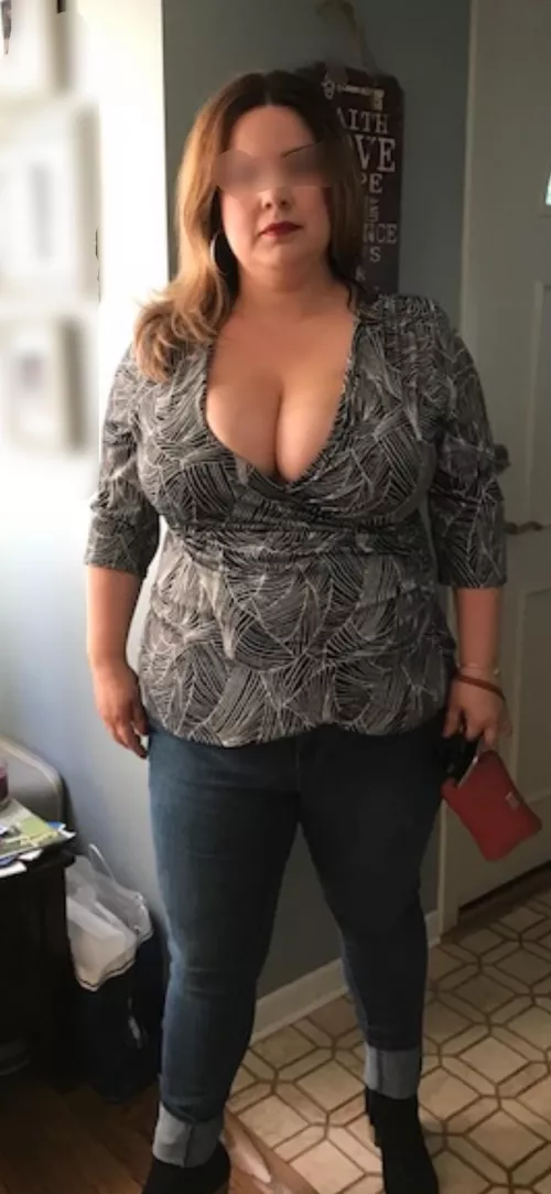 Does my wife make your cock hard? by ryebuckyou1