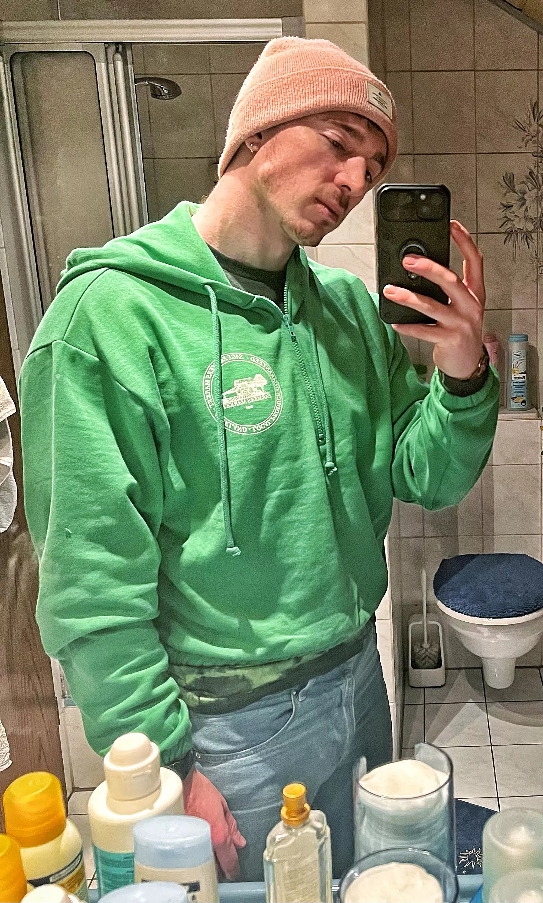 Does pink and green match?🙈😅😂 posted by TheColdOnes