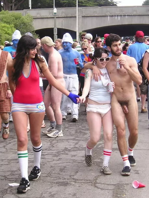 Does she have a CFNM fetish? Yes! She does. posted by Public-Erection-CFNM