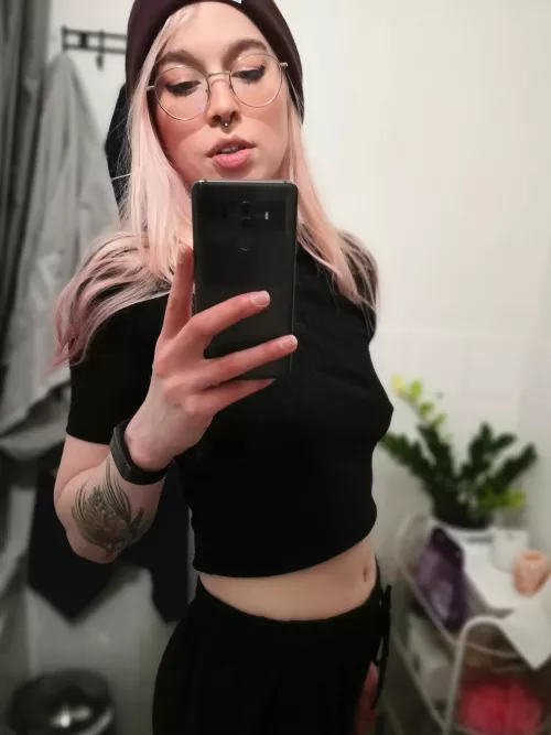 Does the tiny side pokie count? 🥺 by Noyouarexo