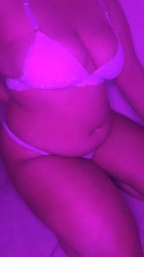 Does this color makes me look hungry? by Jessimarleyn