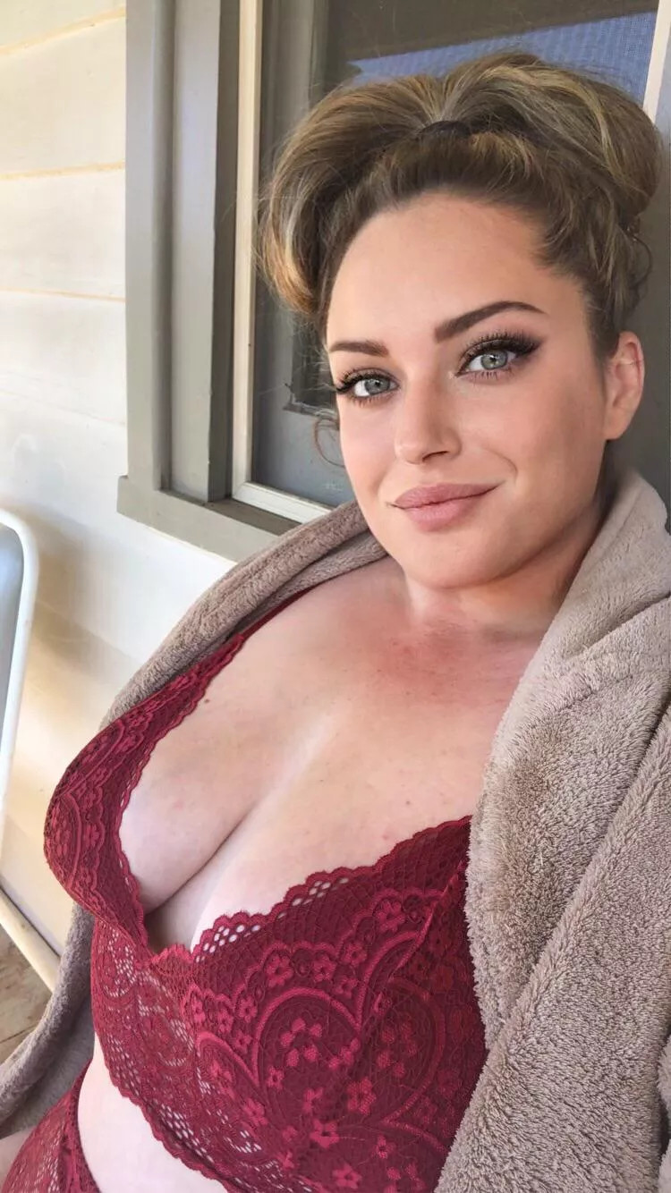 Does this colour look good on me? ❤️ posted by CountryCurves89