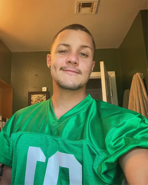 does this football jersey make me look butch 👀🏈💅🏽lmaooooo by PrinceOfCups13