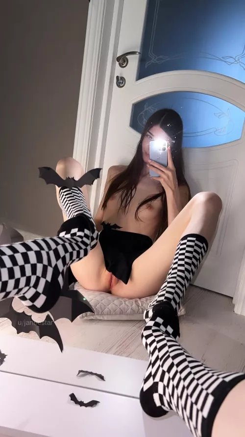 Does this look inviting?💋 by Janeestar