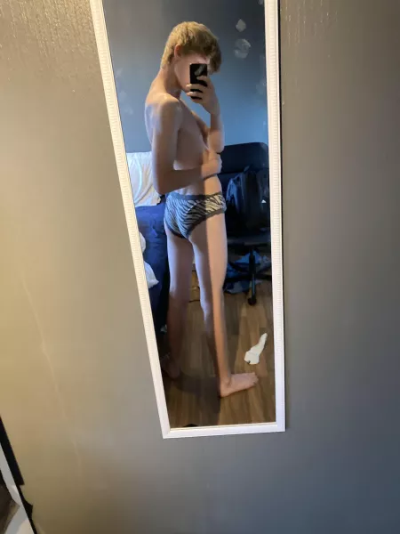 Does this subreddit have any love for small bums?🥰 by 420BabyYoda69