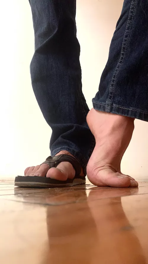 Does this work? by TheRedRoderick