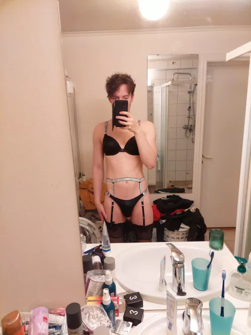 Does Victoria's Secret suit me? by Petitetomgirl