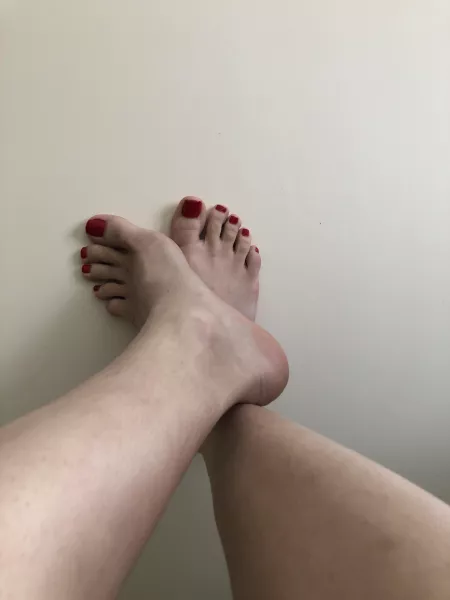 Doesn’t red look amazing? by Blue_CD