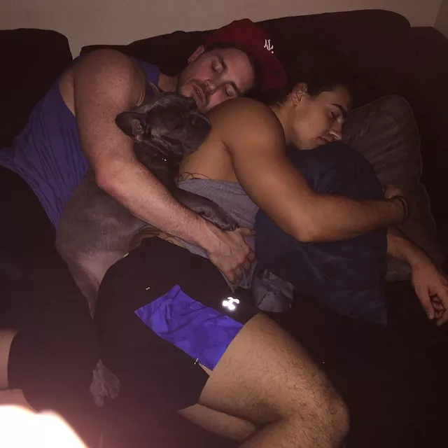 Dog in the middle posted by menareamazing