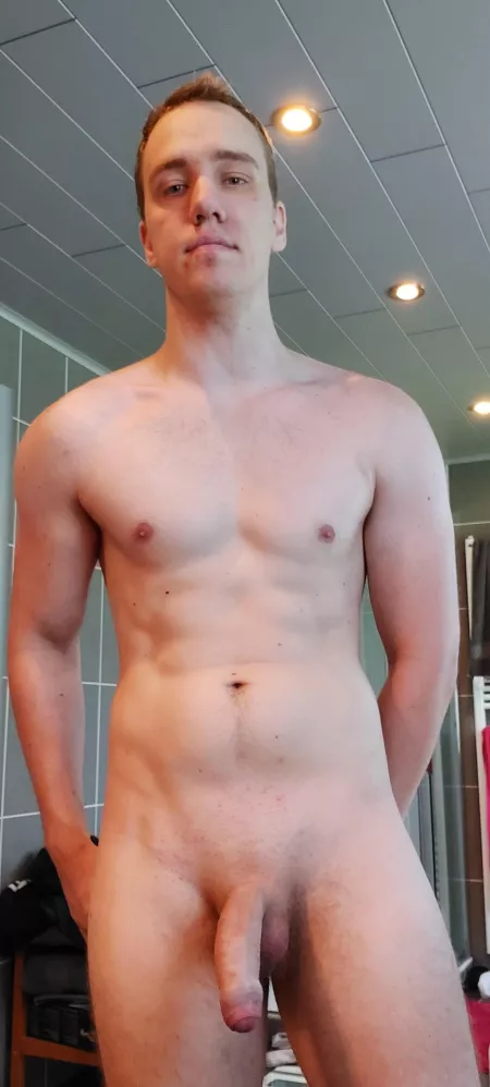 Doing a full frontal for once ! What do you think? Pm open ;) by belgarathhh