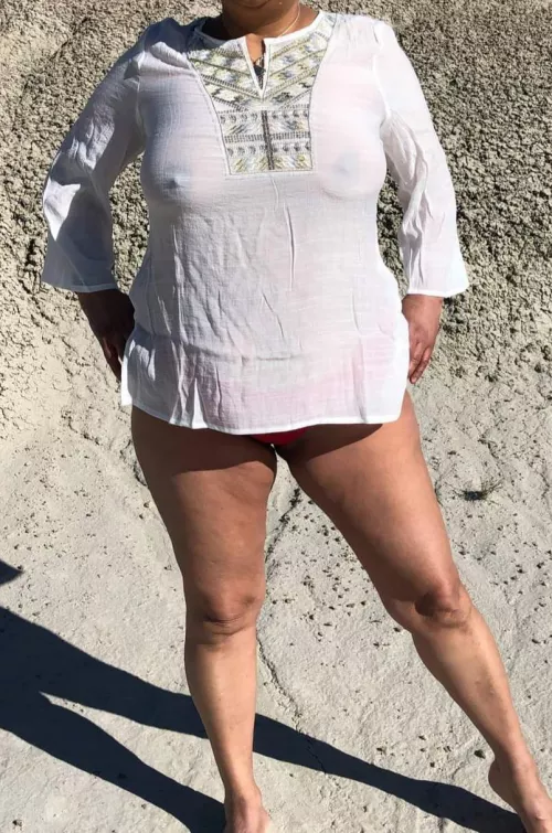 Doing a walk on the beach. by drzimmerc