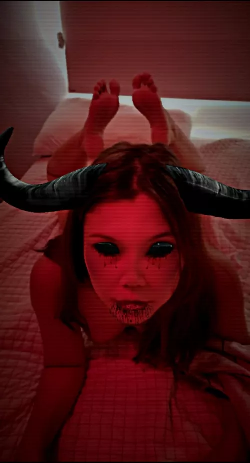 🎃 Doing that classic devilish pose 🎃 by ladynagoia