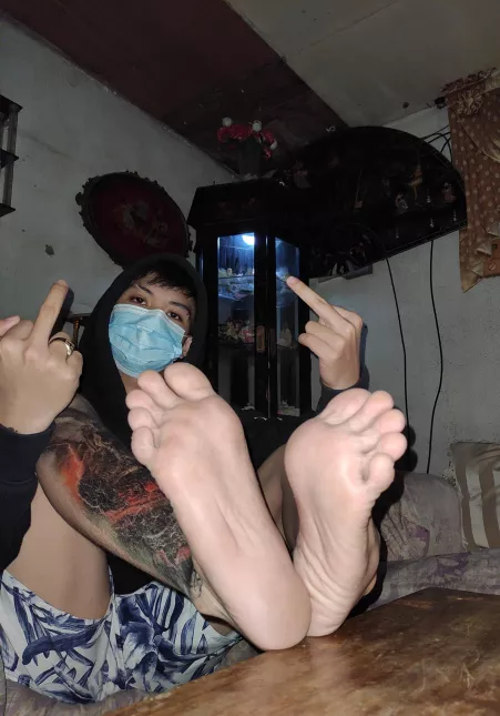 Dominant Alpha looking for a feet cleaner✨👅 by CityMale_Feet