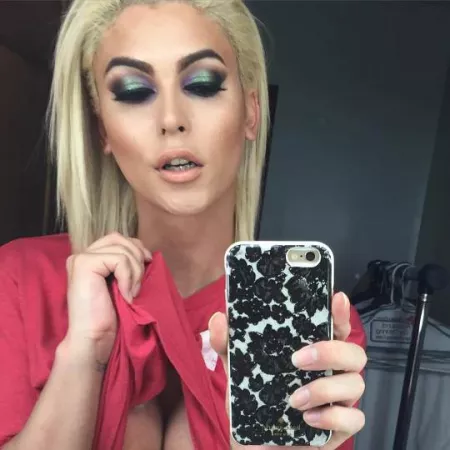 Domino Presley Selfie by 1001happynights