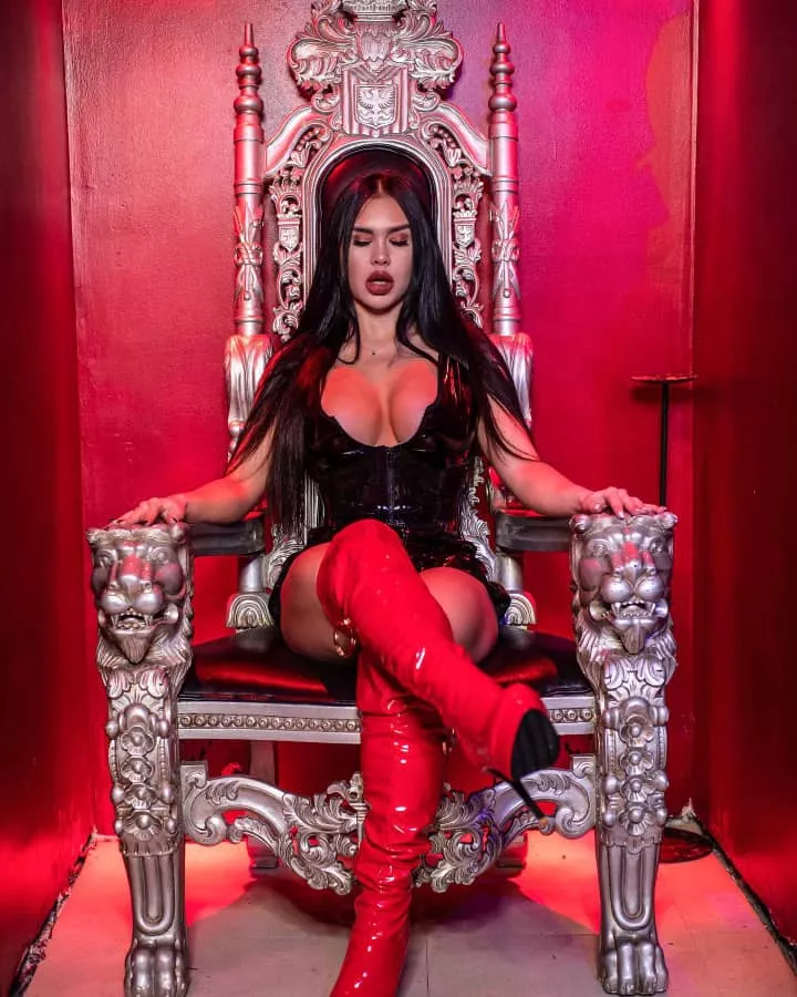 [domme] are you ready to being my slave and use you for anything 👠👠👠👠💋💋💋 posted by mommy_alex66