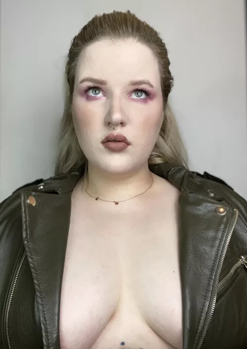 [domme] be humble to your Goddess, cause you’re just a little slut who beg her for her attention by CinderLady