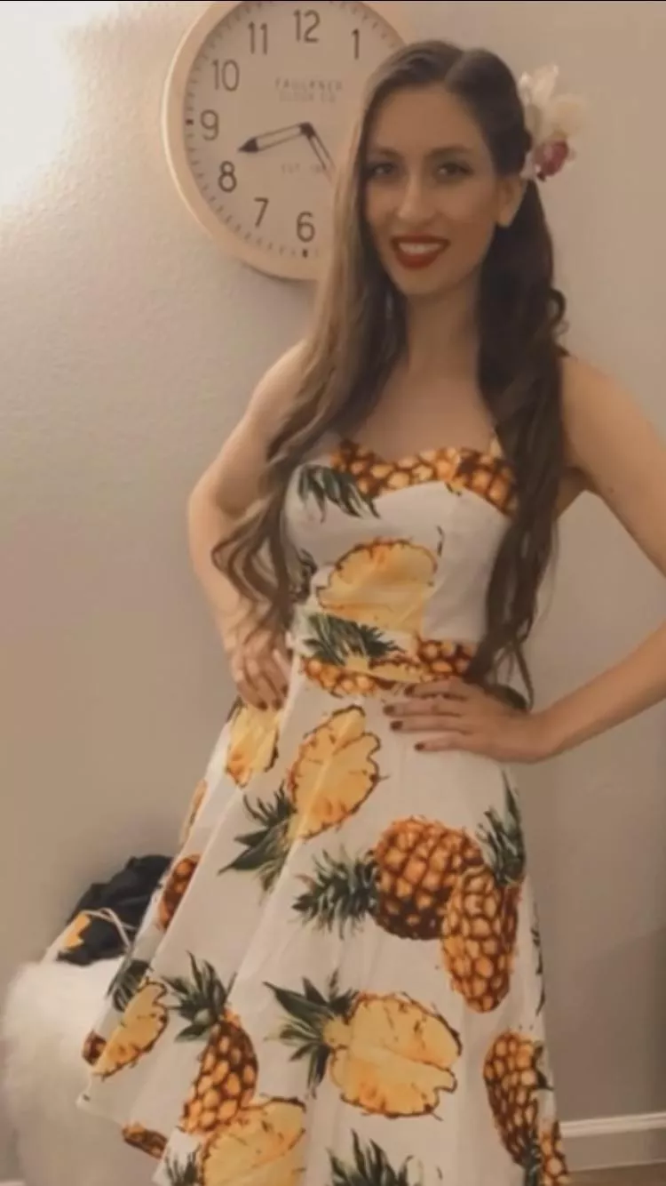 [domme] bow down to my feet. Look up at Goddess who stands before you. You’re about to experience some things that will show you who is the fucking boss !! posted by egirlfromyournight