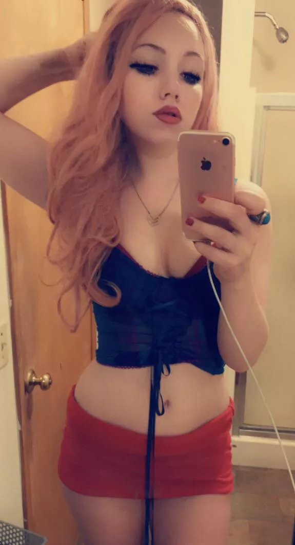 [domme] come be a good lil pet and come take dere of your goddess x😈 posted by Memeofthedreams