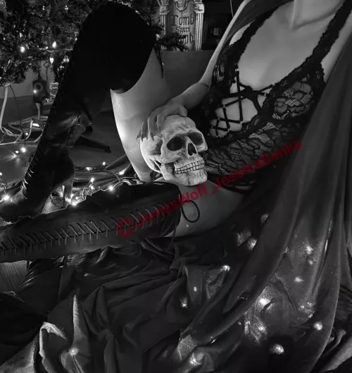 [domme] Cum to the dark side, so I can show you what your body was made for. by JessicaBanks69