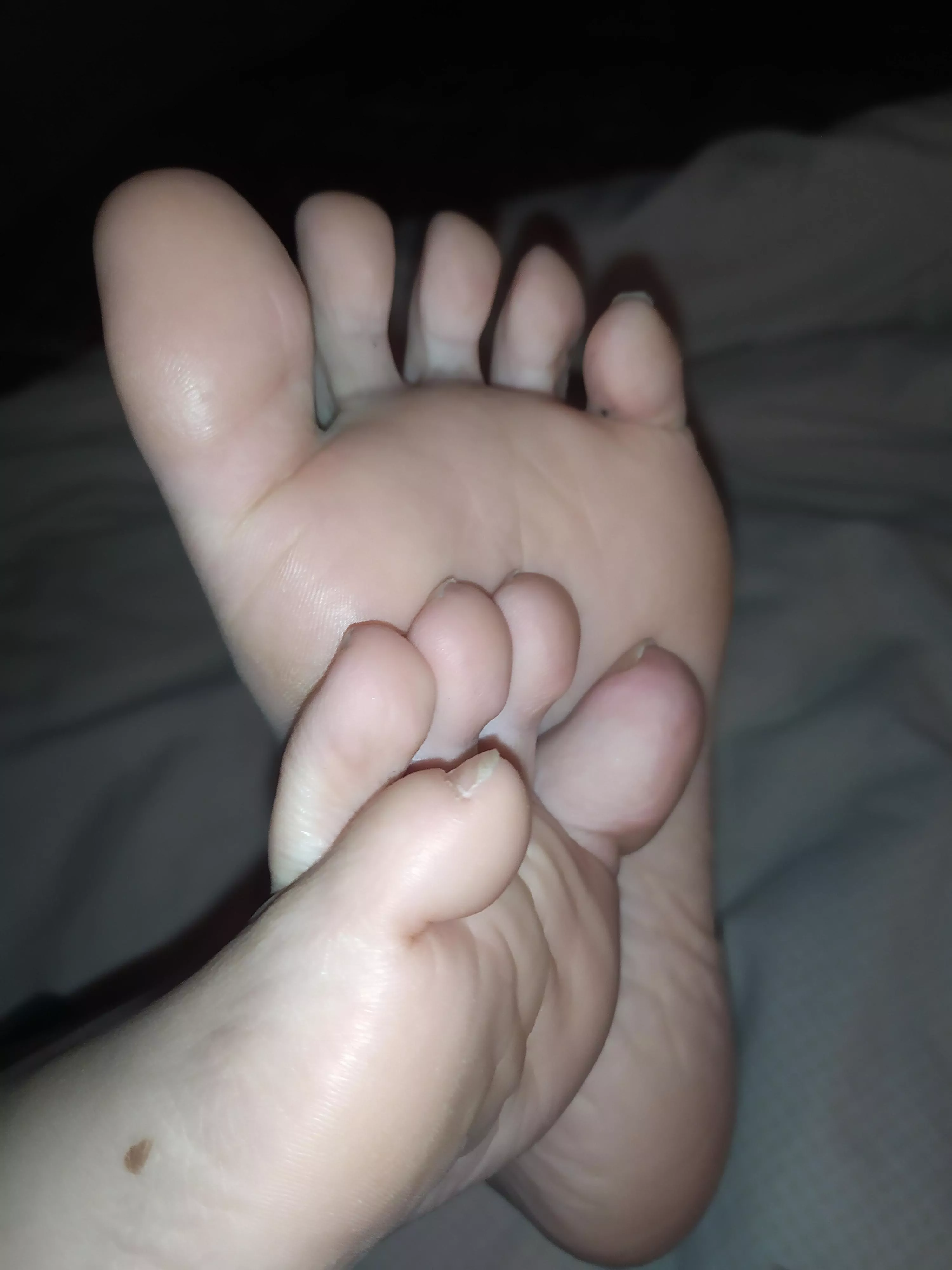[domme] get on your knees and start worshipping 🤤 posted by m1ssaisha