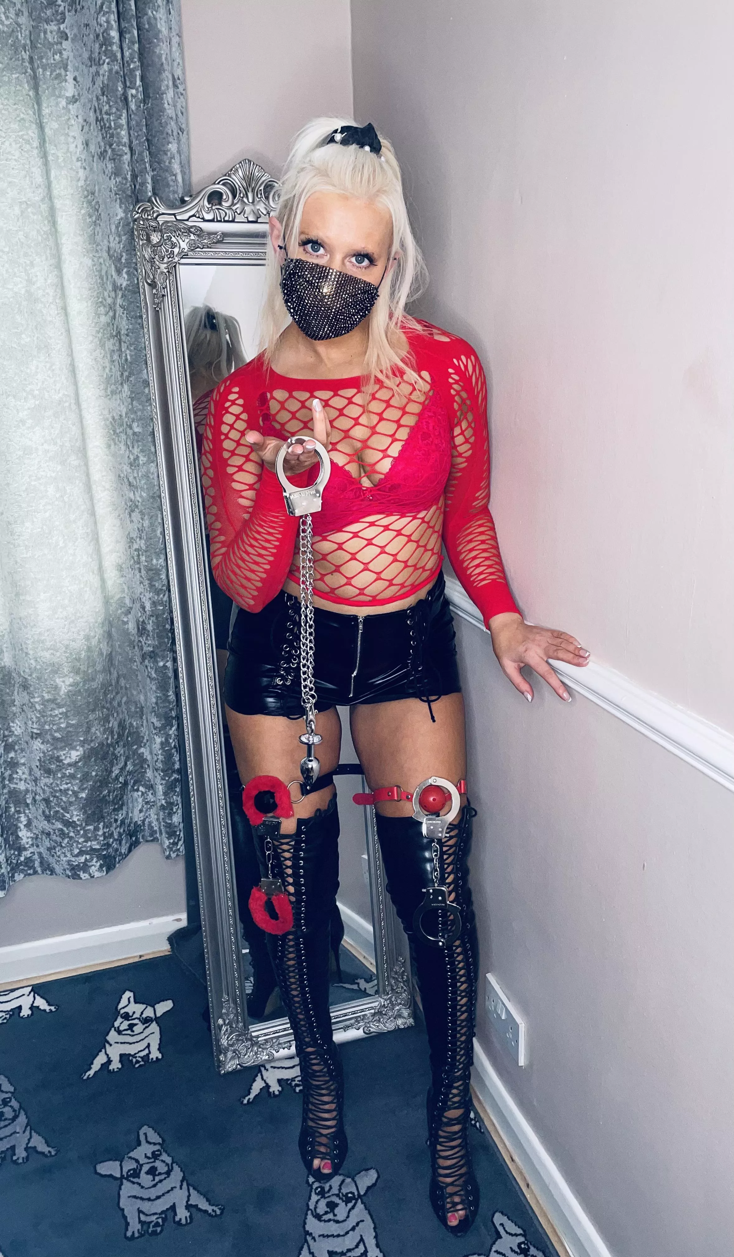 [domme] Handcuff Triple Threat…When I say you can’t get away from me easily, I mean it posted by sparkly-and-savage