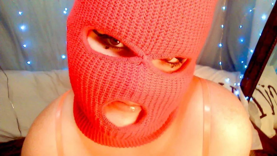 [domme] I want to make little men kiss my feet 🖤 by Mommyskll