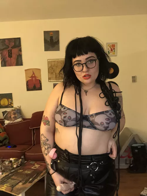 [domme] I want to show you what a pathetic little sissy whore you are by fairathedepressed