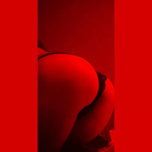 [domme] I won't let you breath putting my cheeks in your sissy face 😈🔥 Do you want to see how is being really humiliated by a Latin Alpha Goddess?? 💅🔓👑 by babylatinsativa