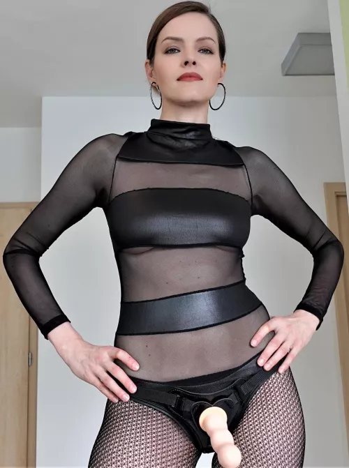[domme] It’s time to your lesson. Come to me and kneel before your Mistress! by MoneyDommeSuzanne