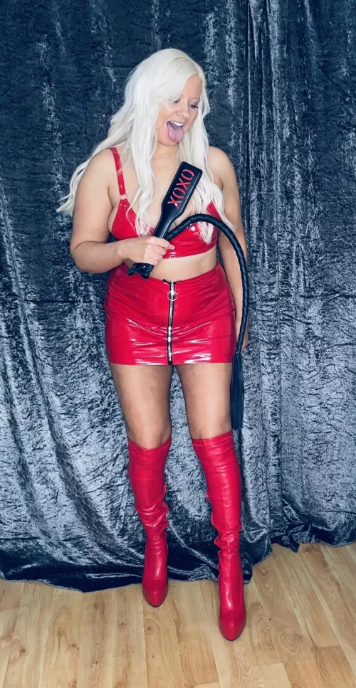 [domme] I’ve still got some Christmas spirit left in me,so you get spanked and whipped at the same time til new year by sparkly-and-savage