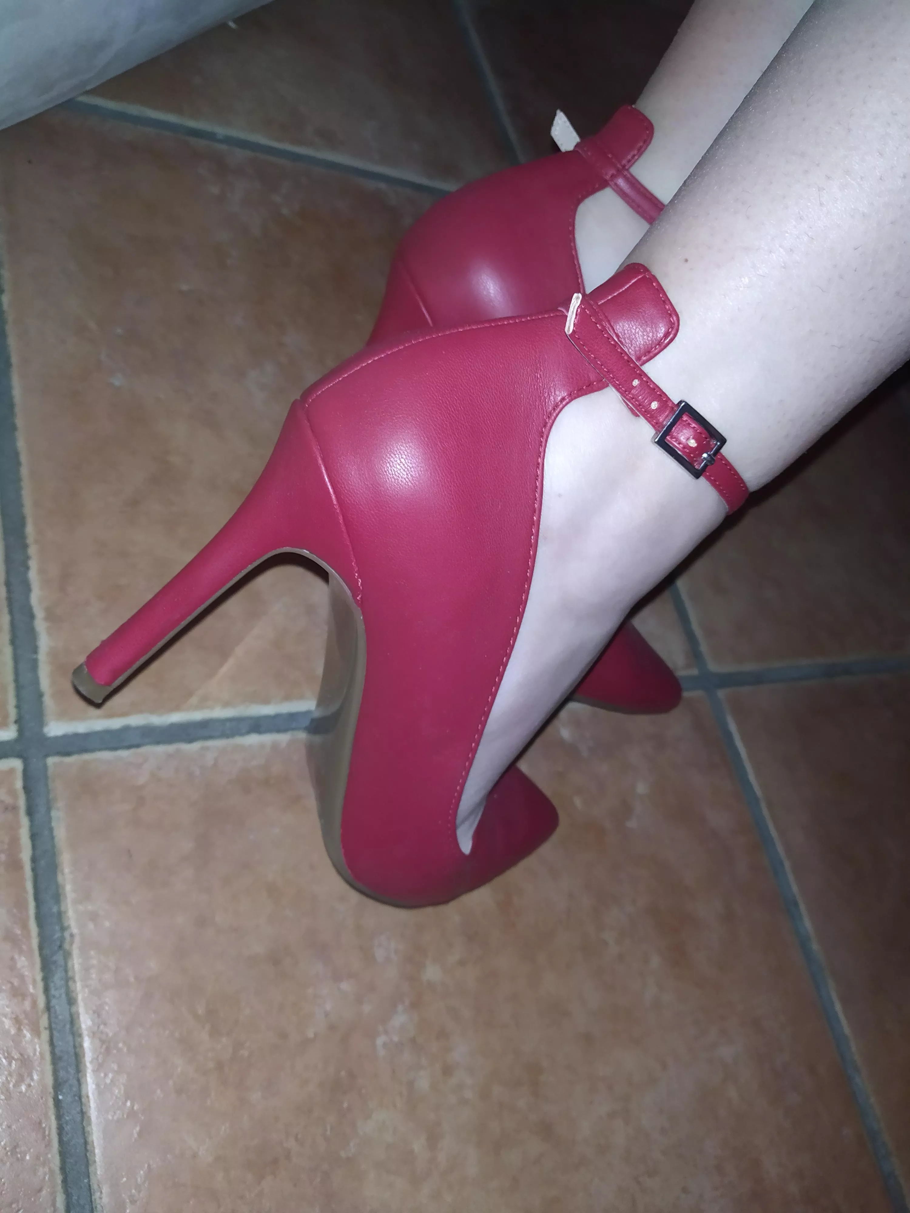 [domme] let's see how much you can take before you start gagging 😈🤫 posted by m1ssaisha