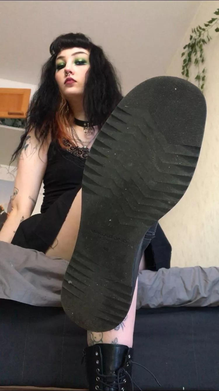 [domme] Today I’ll make you clean my shoes with your tongue! Go ahead and start licking bitch! posted by sipetinh