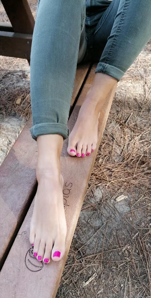 Don't be shy cmon, come here 😏🤤 by CutieFeet0902