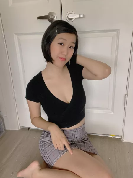 dont be syh, pull up my skirt :3 by necktiejackrabbit