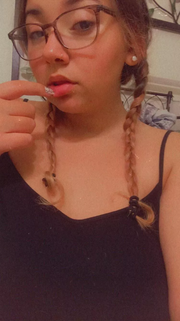 Don’t do pigtails enough. I definitely should 😋 posted by Wtfisjade