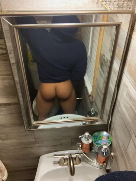 Don’t forget to squat boys 👅 by VirgoPhotography