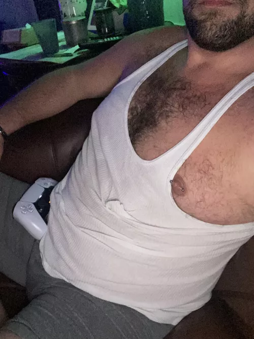 Don’t get a lot of upvotes here am I not a chub?? by JustAnotherCub