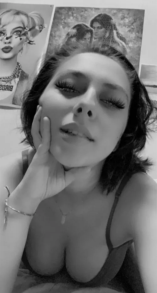 Don’t get distracted 👀🤪 by Few-Plankton-4192