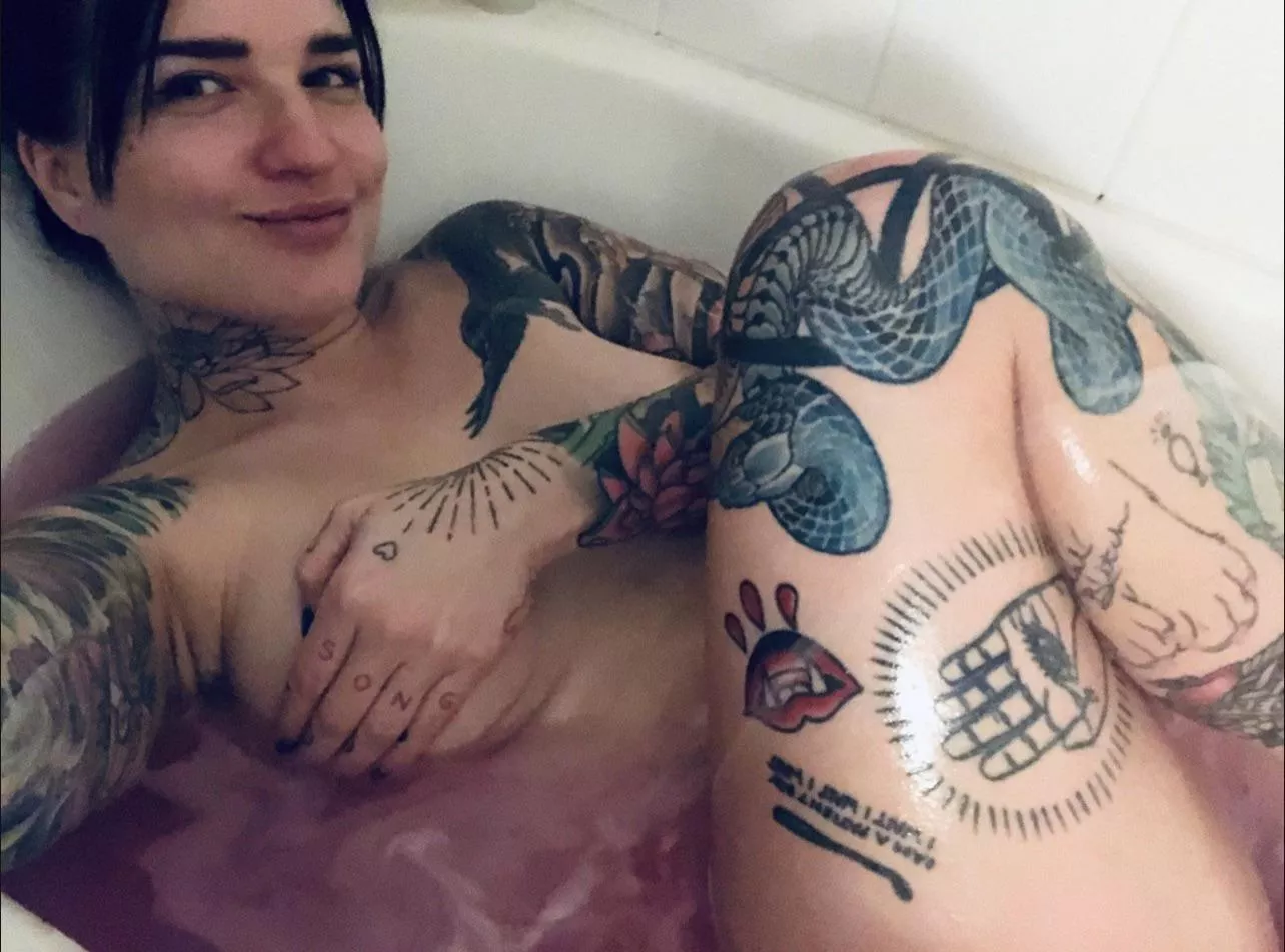 Don’t keep me waiting too long 🥺 posted by wolffinthethroneroom