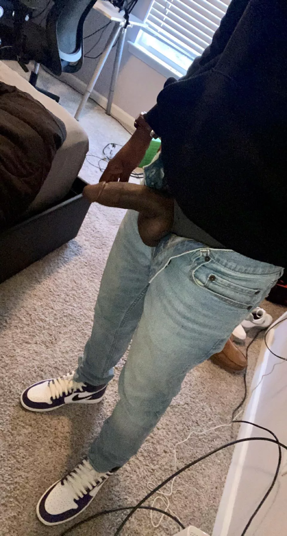 don’t mind the cords, cleaning up. posted by wavyshaolin