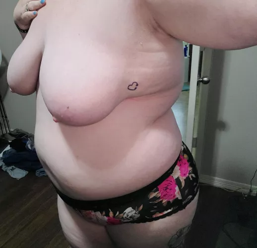 Don't mind the dirty laundry! by Txrdhead