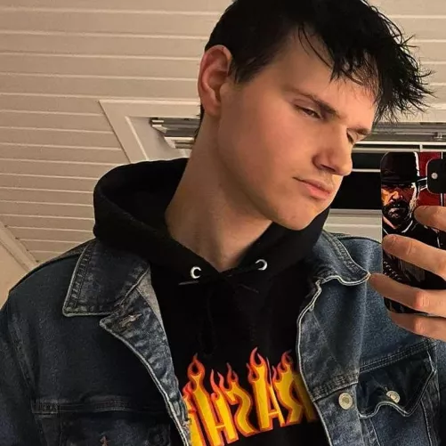 Don't mind the hair I just took a shower❤ by jason131855