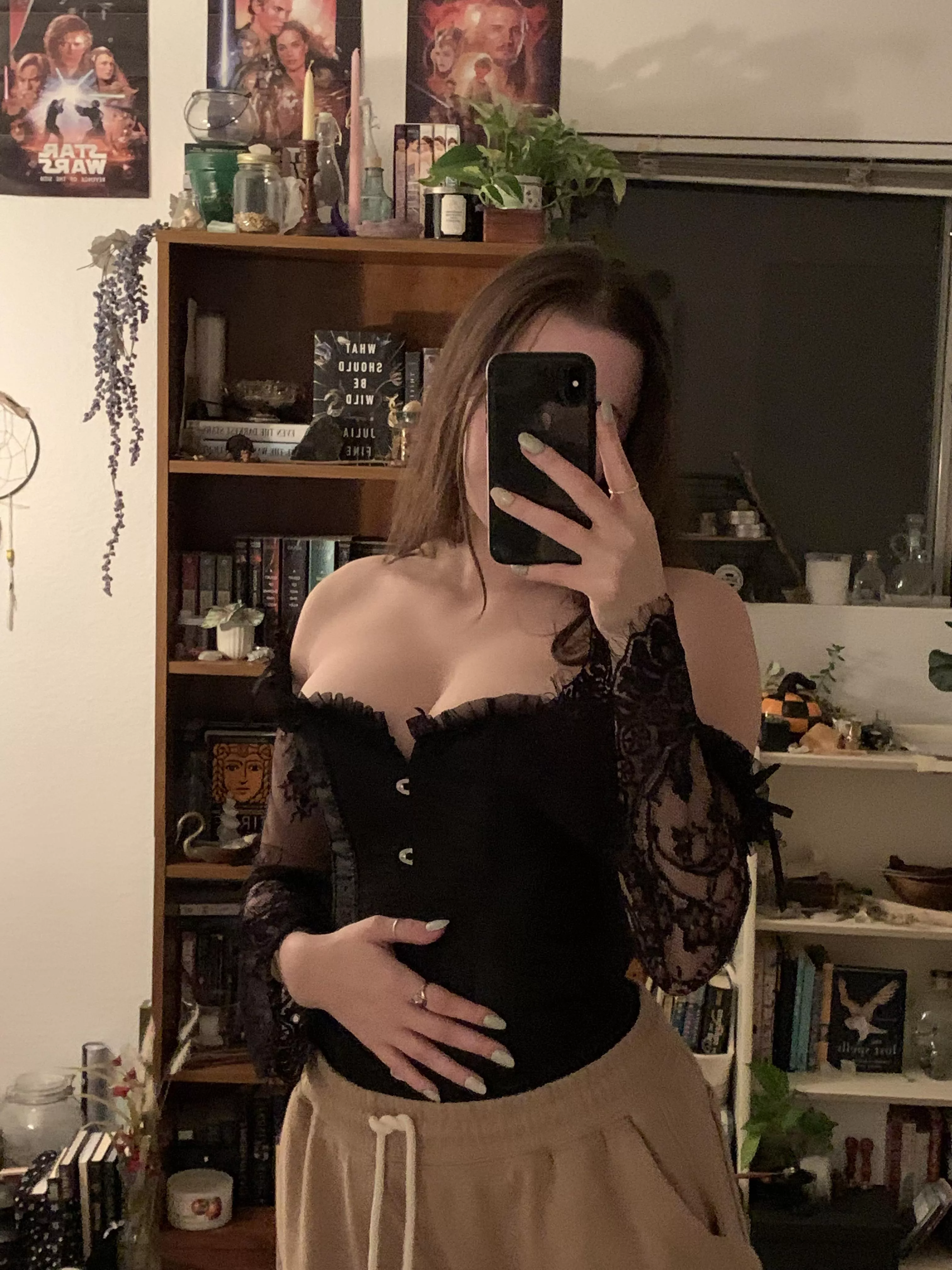 don’t mind the sweatpants 🤪 posted by HoneyElaine