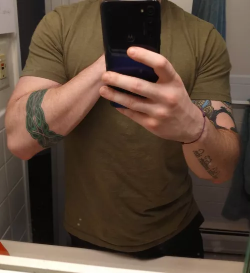 Don't see as many tatted arms as I thought I would. Was told to post here 😂 by Geralt0fTrivia