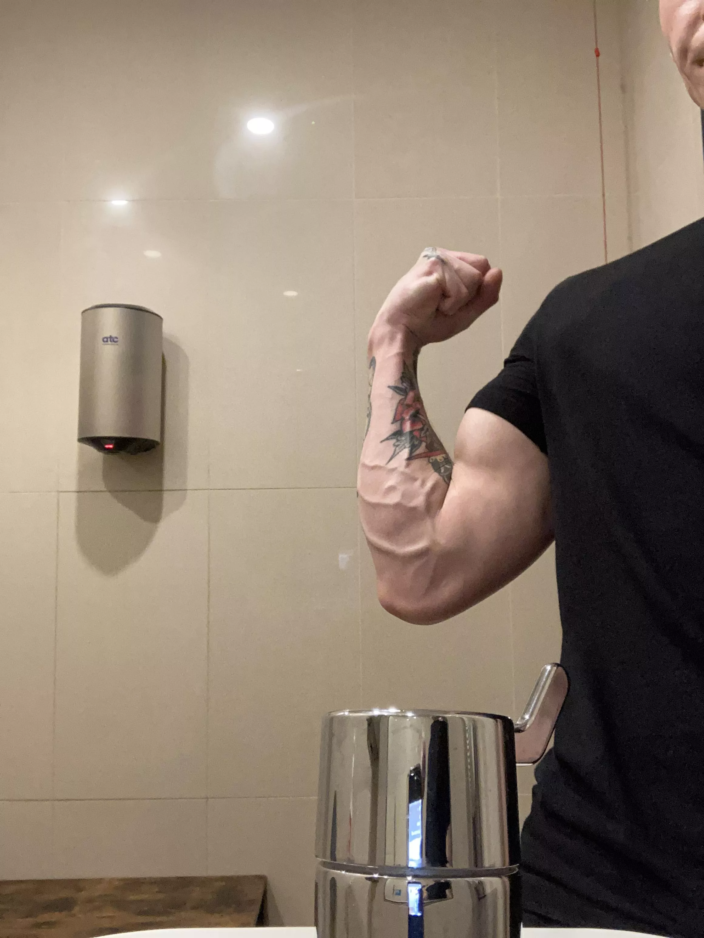 Don’t stop til you pop! posted by Eviluxi