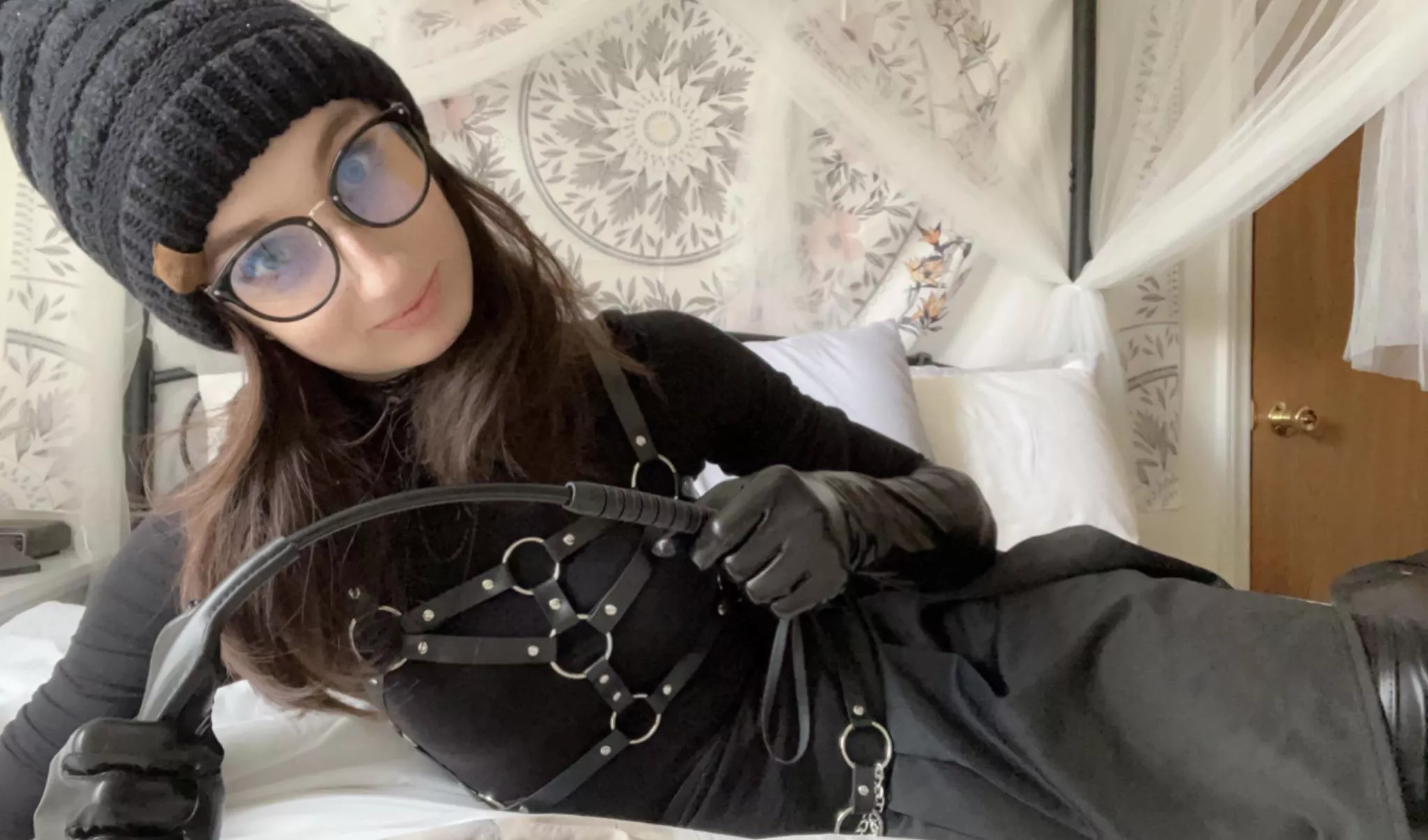 Don’t worry little doll, mommy always makes it hurt [domme] [oc] posted by Emmy_Rite