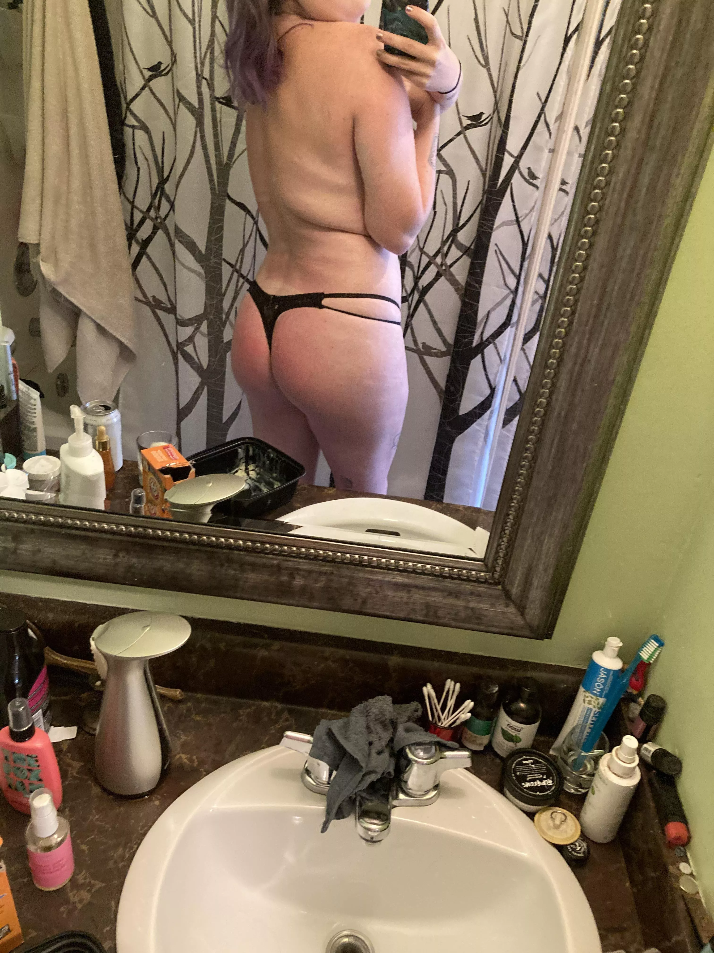 Don’t you just wanna snap that strap against my hips? posted by VioletFonce