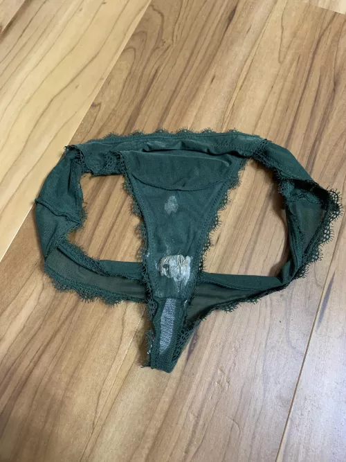 Don’t you love how my clit leaves it’s own mark too 🔥 by 2daddyb